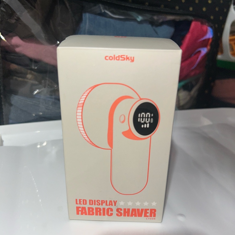 ColdSky LED Display Rechargeable Fabric Shaver